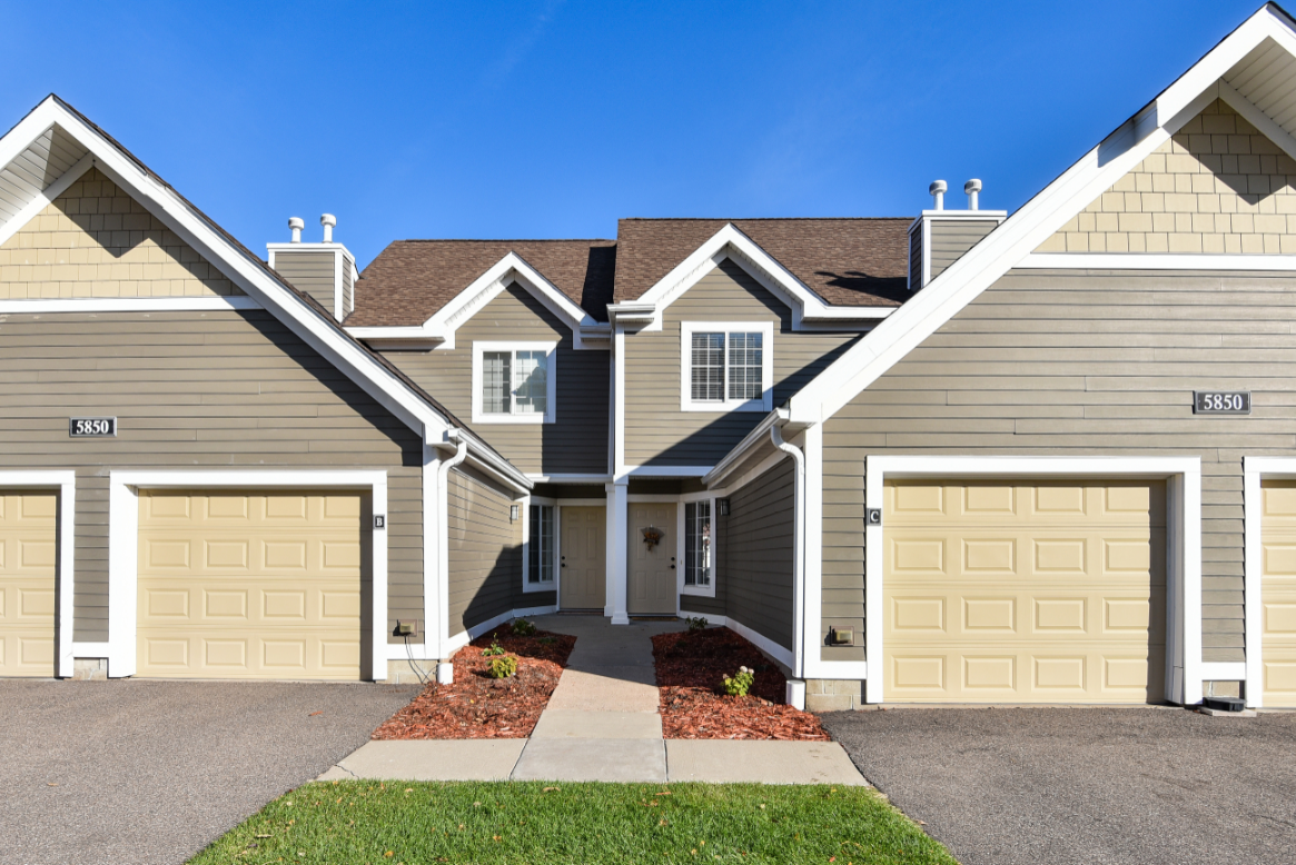 Bass Lake Hills Townhomes Apartments in Plymouth, MN